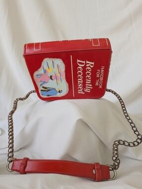 🪲 RARE Beetlejuice Handbook for the Recently Deceased Crossbody - WB Horror